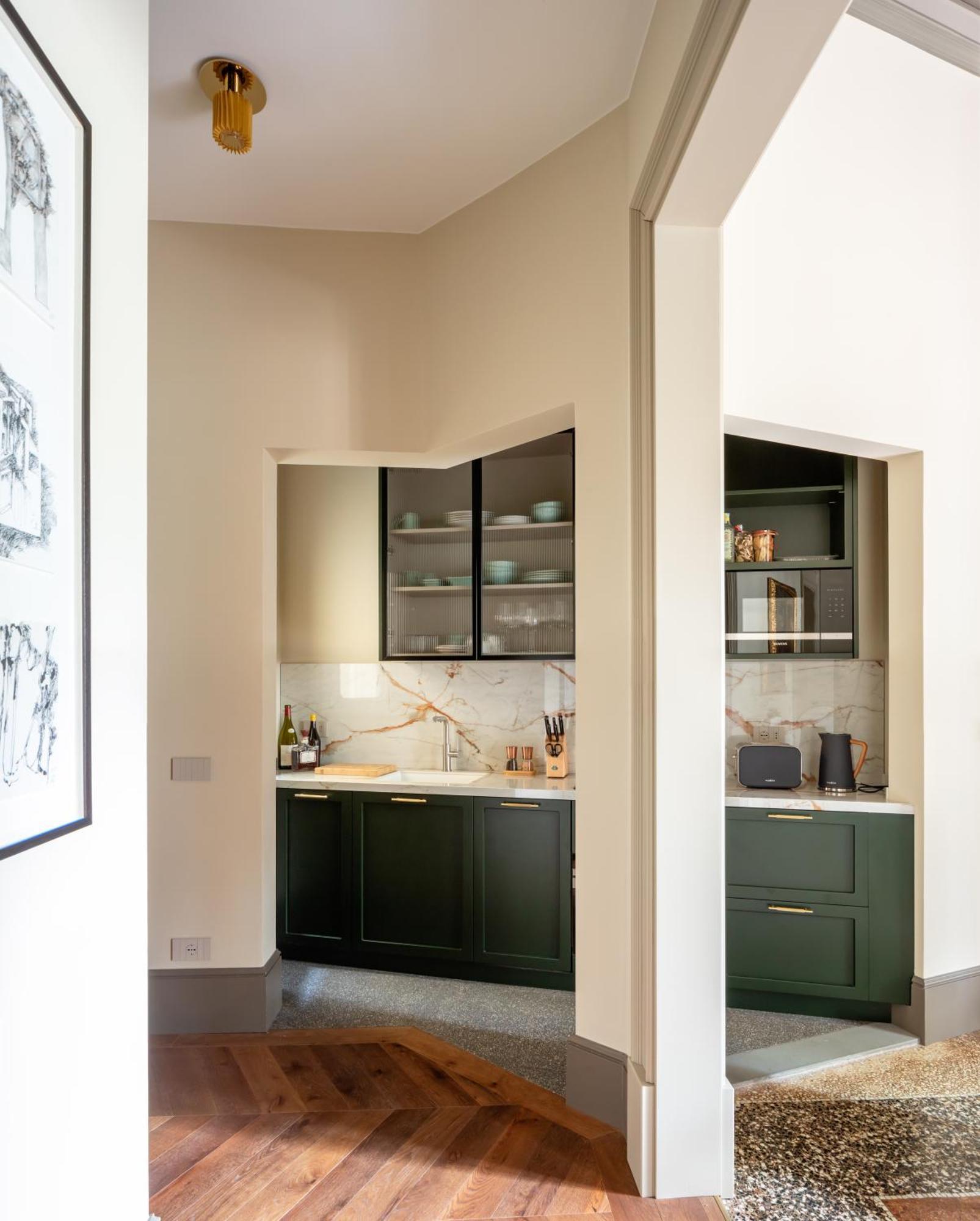 Two-Bedroom Apartment Balcony Terrace,1636729503:JPEG